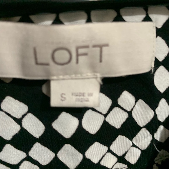 Elegant Black and White Patterned Dress - Picture 6 of 7